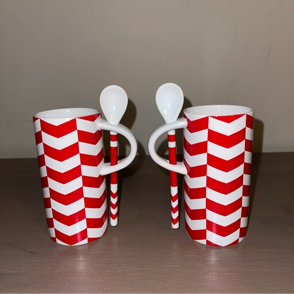 Starbucks Red and White Chevron Hot Chocolate Ceramic Mug Set - Picture 4 of 6